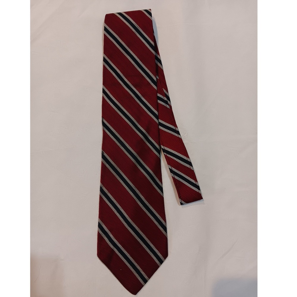 Roundtree & Yorke Mens Red Navy Striped Herringbone Silk Tie Handmade USA Long